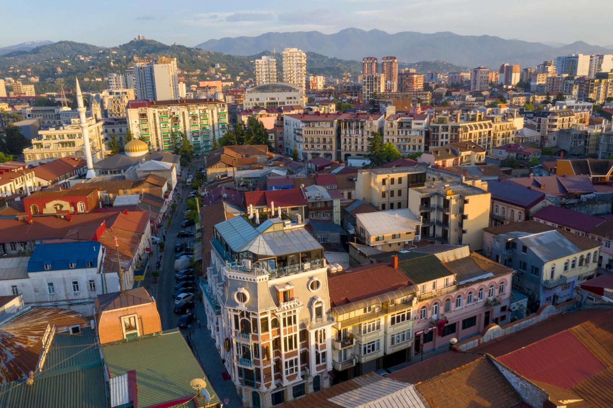 Hotel Old Town Batumi Exteriör bild